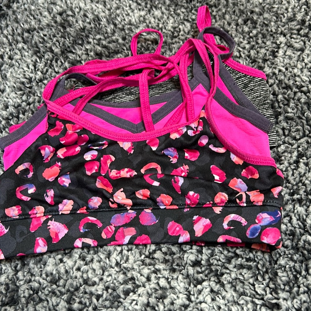 Three sports bra great condition